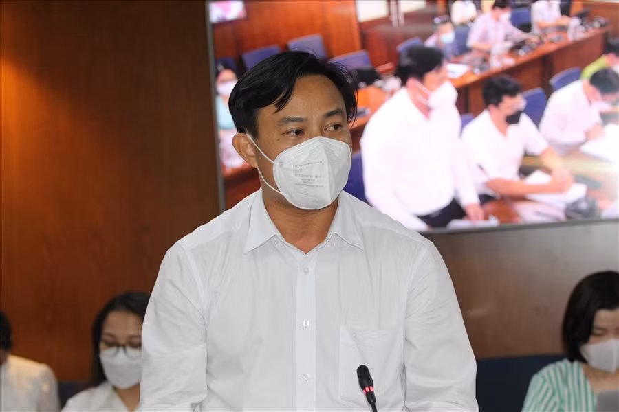Ông Nguyễn Ngọc Anh – Phó Chủ tịch UBND quận Gò Vấp thông tin về chùm ca bệnh tại một tu viện trên địa bàn phường 5. Ảnh: Huyên Nguyễn 