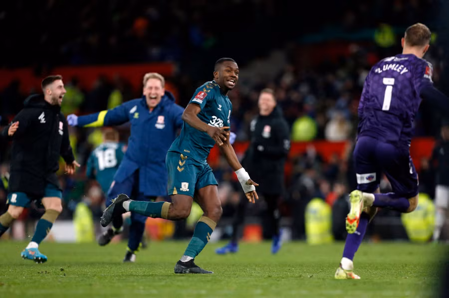 Niềm vui chiến thắng của Middlesbrough sau loạt đá penalty. Ảnh: REUTERS