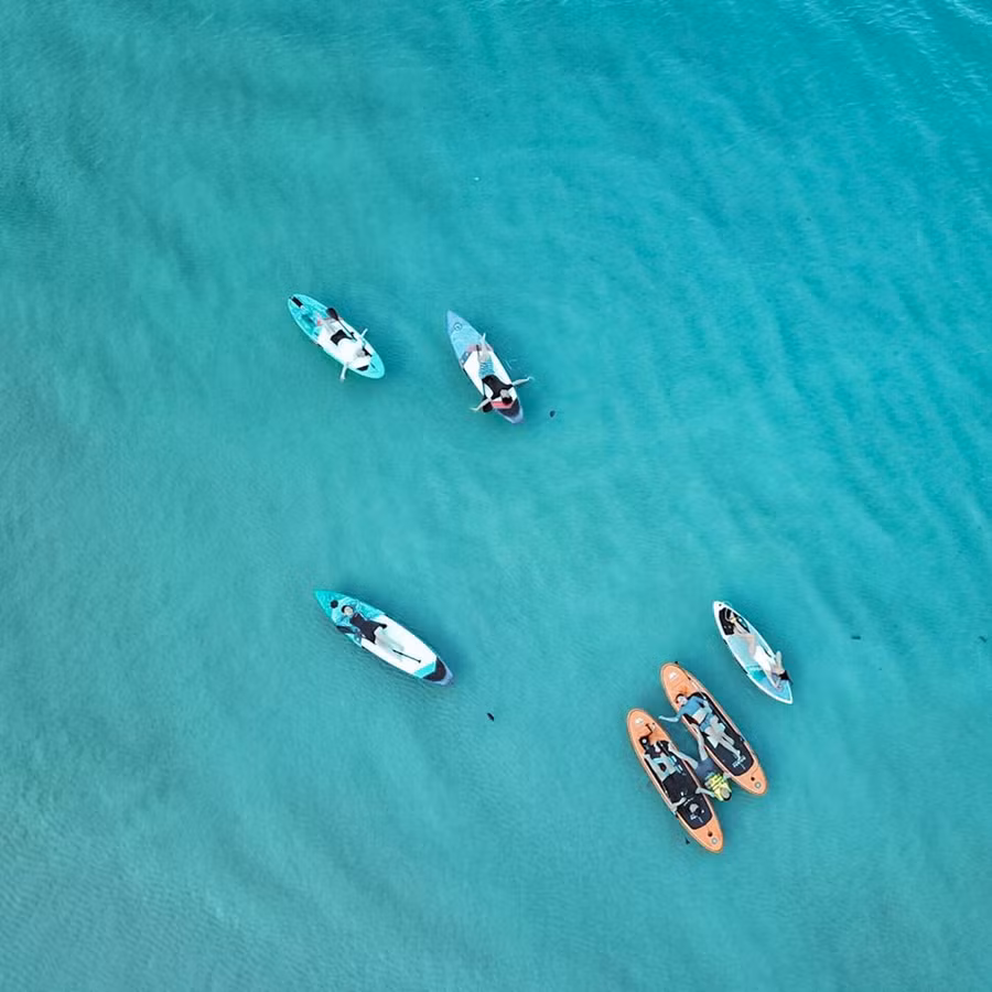 Bãi biển Bình Tiên mang vẻ đẹp hoang sơ của du lịch Ninh Thuận. Ảnh: halotravel.