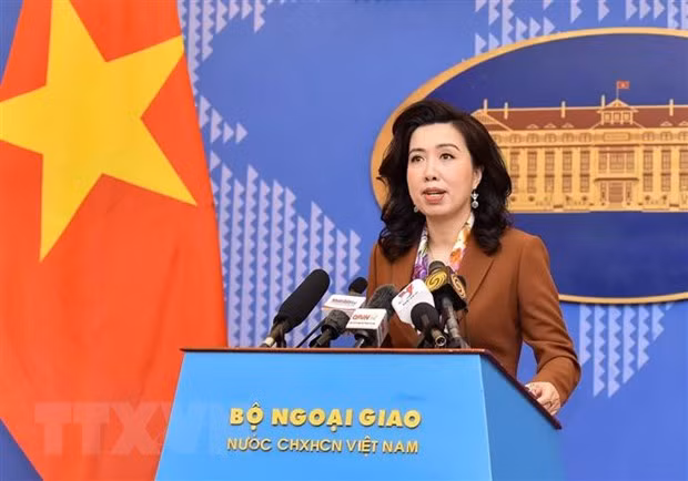  Người phát ngôn Bộ Ngoại giao Lê Thị Thu Hằng thông báo các hoạt động đối ngoại của Việt Nam. (Ảnh: TTXVN phát)