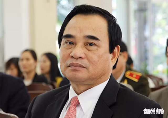  Ông Văn Hữu Chiến