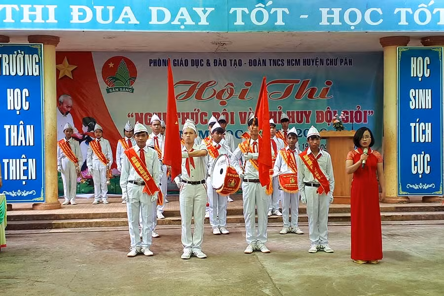  Một số hoạt động tại Hội thi Nghi thức Đội và Chỉ huy Đội giỏi. Ảnh: Nam An
