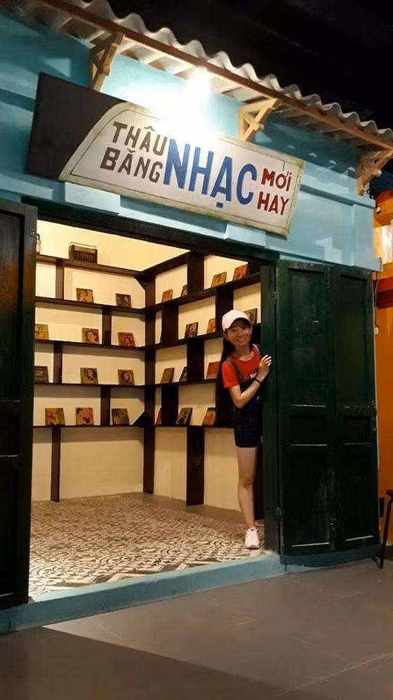 Cửa hàng băng nhạc Phan Thiết xưa. 