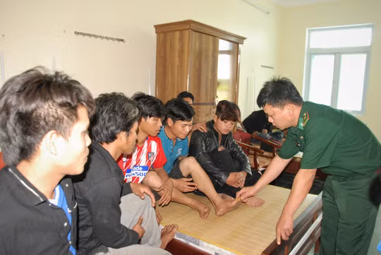 11 phu vàng mà cơ quan chức năng giải cứu đã được đưa về quê an toàn