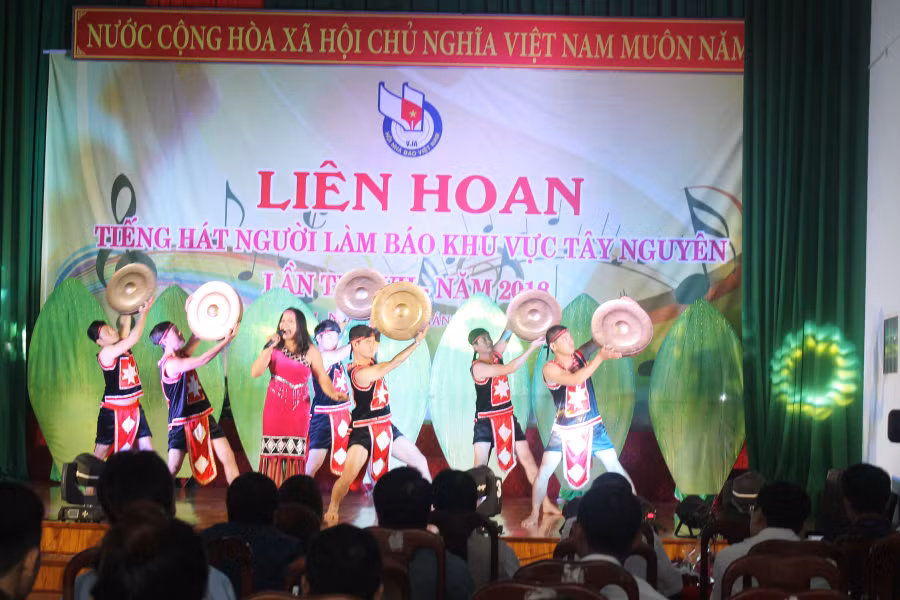 Các tiết mục biểu diễn được các đội thi chuẩn bị chu đáo. Ảnh: N.T