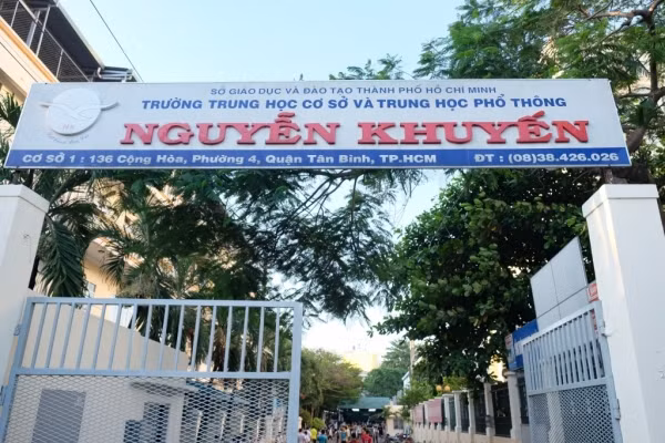 Ngôi trường xảy ra vụ việc. Ngôi trường xảy ra vụ việc.