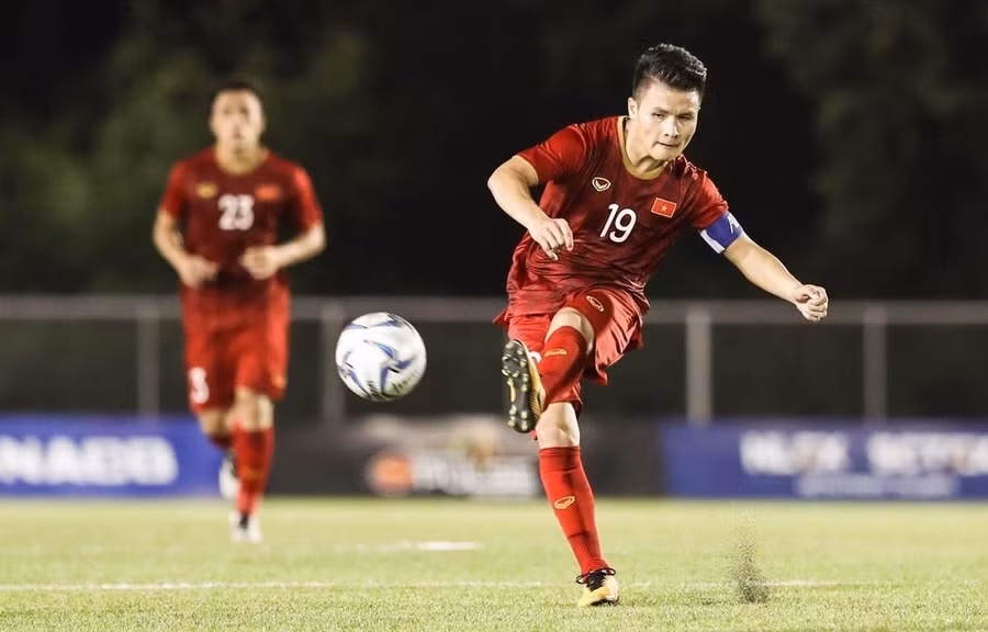 Quang Hải và đội tuyển U23 Việt Nam đang là á quân U23 châu Á. (Ảnh: Hoàng Linh/TTXVN) Quang Hải và đội tuyển U23 Việt Nam đang là á quân U23 châu Á. (Ảnh: Hoàng Linh/TTXVN)
