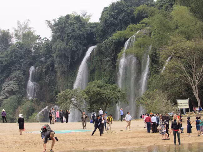 Đây là điểm du lịch tiêu biểu mang tính biểu tượng của tỉnh Cao Bằng. Đây là điểm du lịch tiêu biểu mang tính biểu tượng của tỉnh Cao Bằng.