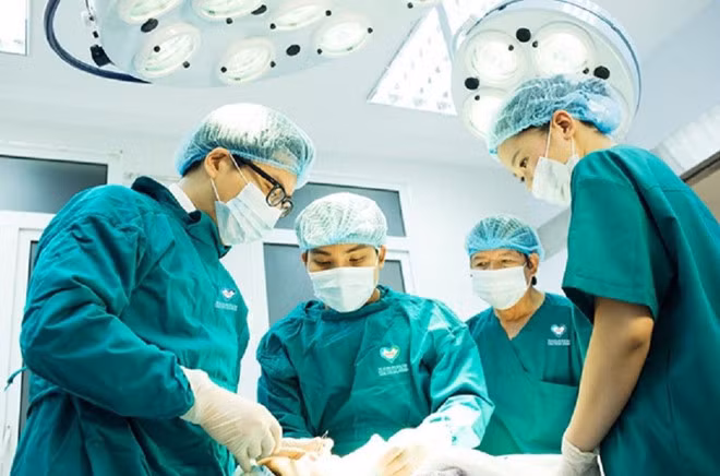  Bệnh viện đa khoa Tâm Trí cảnh báo người dân không nên tự uống thuốc chữa bệnh mà cần tham vấn bác sĩ hoặc thăm khám ở cơ sở y tế - Ảnh: Nguyễn Tú