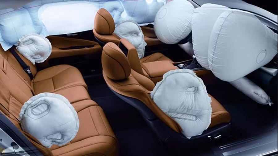 Xe càng trang bị nhiều túi khí sẽ đảm bảo an toàn hơn cho người ngồi trong xe. Ảnh ST. 