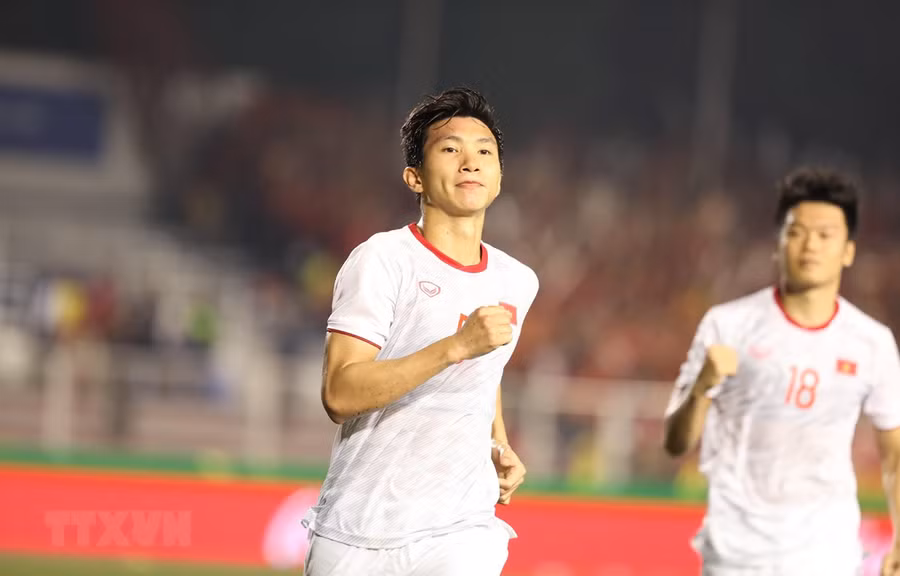  Đoàn Văn Hậu tỏa sáng với cú đúp để giúp U22 Việt Nam lập kỳ tích ở SEA Games 30. (Ảnh: Hoàng Linh/TTXVN)