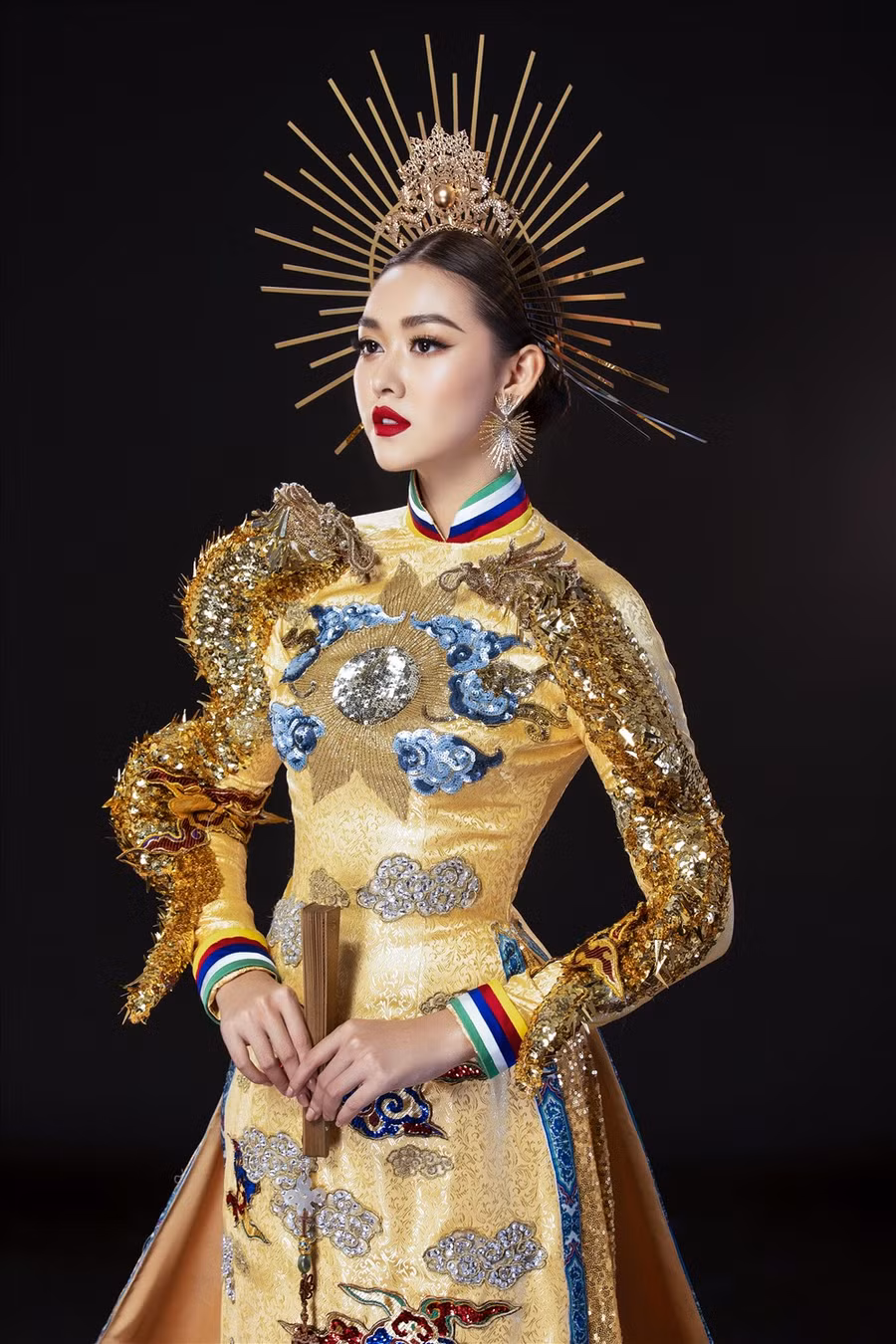 Bộ áo dài mang tên 