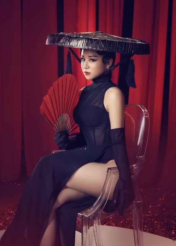 Nhã Tiên mặc áo dài không quần trong video ca nhạc