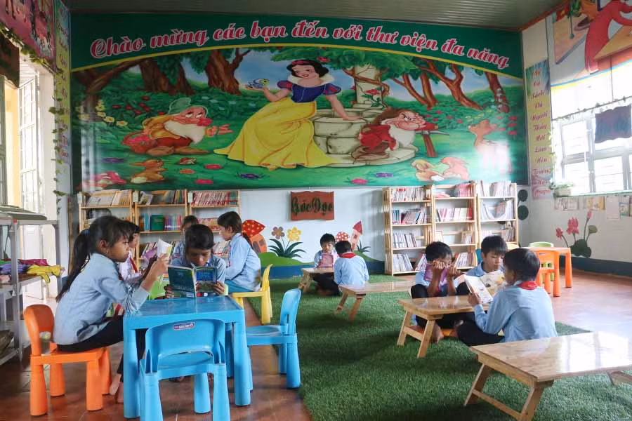  Thư viện xanh của Trường Tiểu học Bùi Thị Xuân góp phần tăng cường tiếng Việt cho học sinh dân tộc thiểu số. Ảnh: N.Q