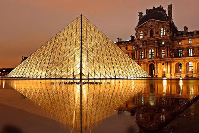 Thời điểm chụp hình tốt nhất tại bảo tàng Lourve là vào hoàng hôn