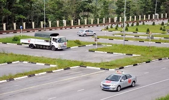  Trung tâm sát hạch lái xe phải lắp camera giám sát việc sát hạch lý thuyết và lái xe