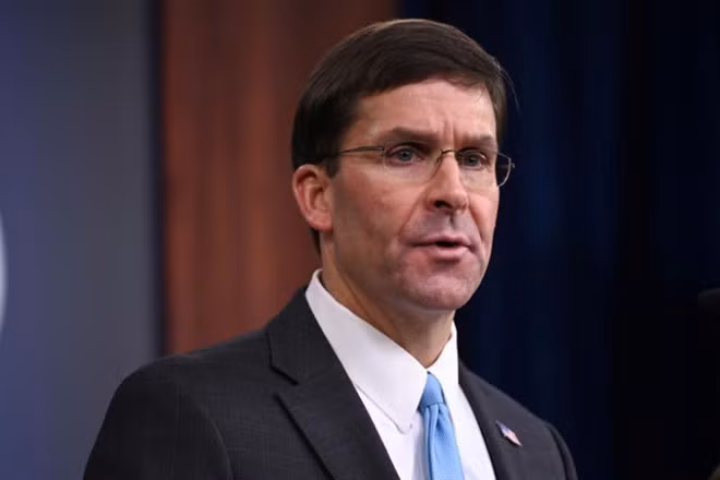 Bộ trưởng Quốc phòng Mỹ Mark Esper Reuters