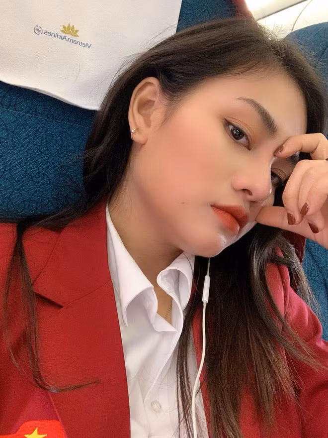 Được biết, bác sĩ Hoàng Tú Anh sinh năm 1995, hiện đang công tác tại bệnh viện Thể thao Việt Nam. 