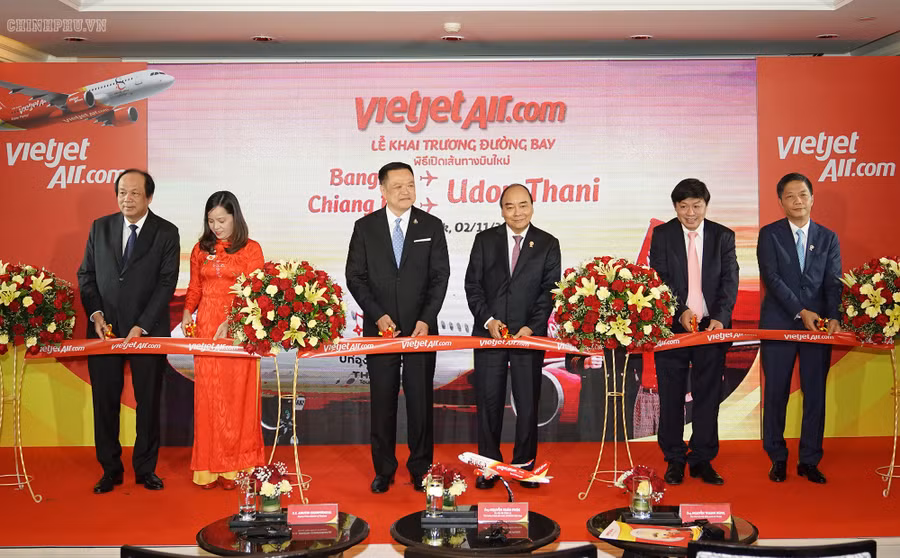  Thủ tướng dự lễ khai trương thương mại đường bay của Vietjet tại Thái Lan. Ảnh: VGP/Quang Hiếu