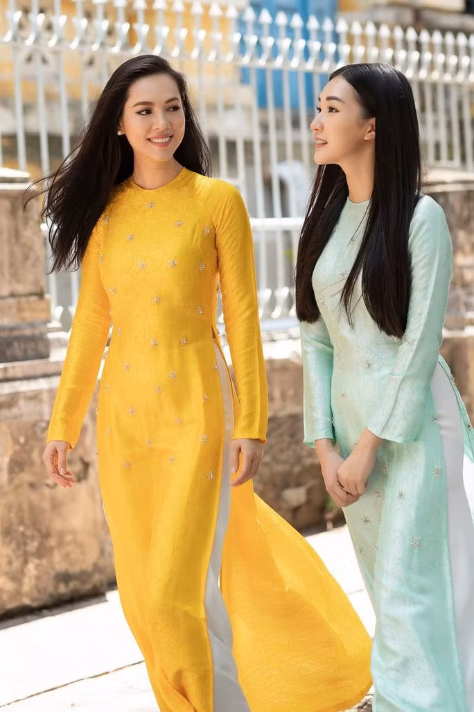 Áo dài xuống phố