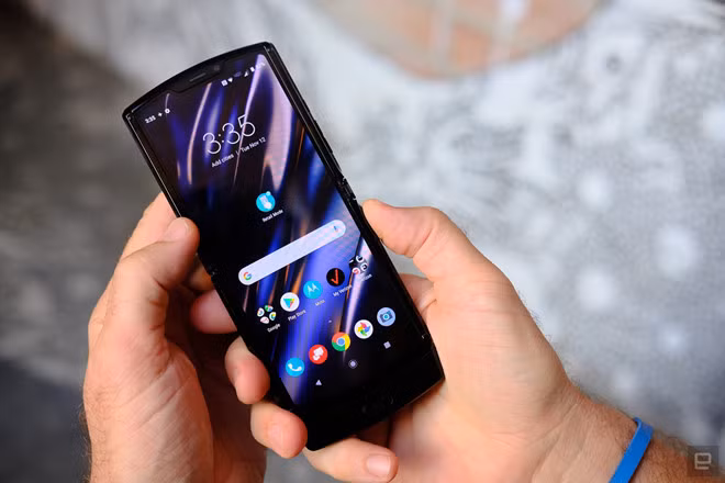 Motorola Razr với thiết kế vỏ sò được 