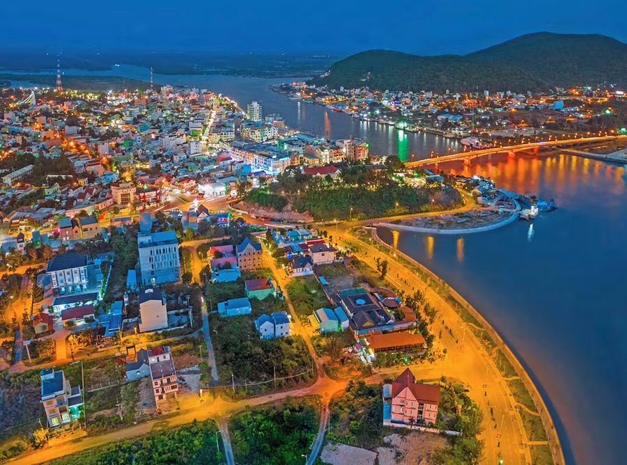 Khu đô thị lấn biển Hà Tiên khiến diện mạo thành phố ngày càng hiện đại hơn.