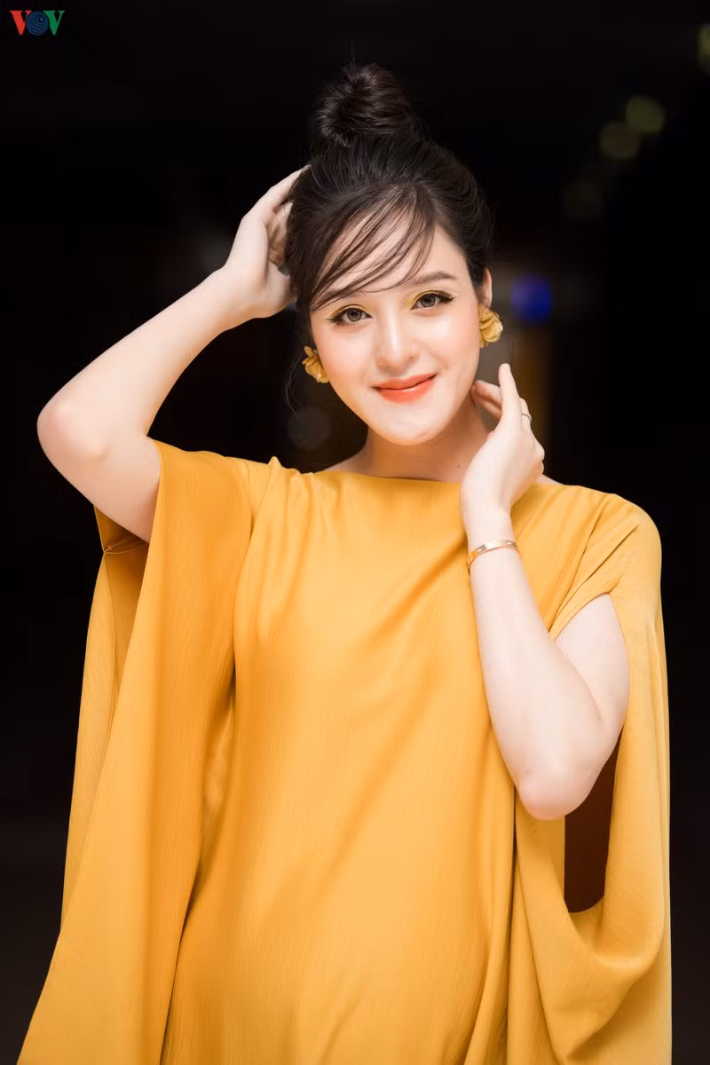 Mặc dù đang mang bầu nhưng Hoàng Anh vẫn rạng rỡ và dành thời gian đi dự sự kiện. Mặc dù đang mang bầu nhưng Hoàng Anh vẫn rạng rỡ và dành thời gian đi dự sự kiện.