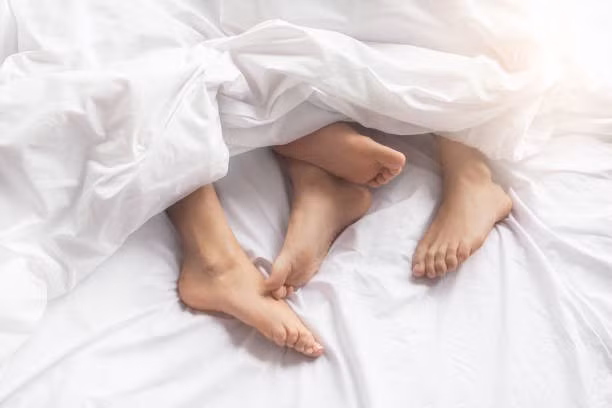 Nếu đang uống kháng sinh và có một bạn tình có cơ địa dị ứng, hãy phòng vệ khi làm "chuyện ấy" - ảnh minh họa từ Internet Nếu đang uống kháng sinh và có một bạn tình có cơ địa dị ứng, hãy phòng vệ khi làm