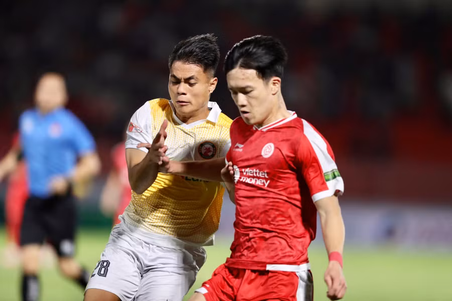 Viettel (áo đỏ) đã thắng 2-0 ngay trên sân của Bình Định ở trận lượt đi. Ảnh: Bình Định FC