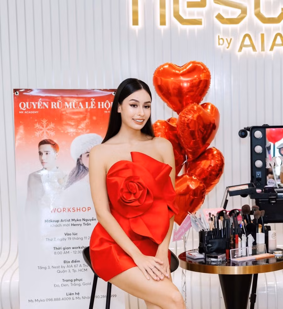 Michelle Charlotte Thorlund trong buổi workshop của chuyên gia trang điểm Myka Nguyễn tại TP.HCM. Ảnh: BTC