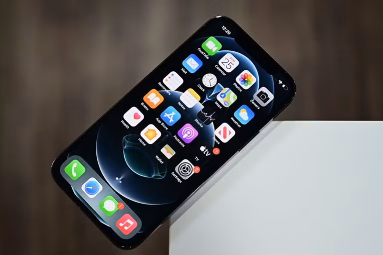 Bên cạnh bản cập nhật hệ điều hành mới, Apple cũng tung ra các bản vá hệ điều hành cũ hơn. Ảnh: Chụp màn hình APPLEINSIDER