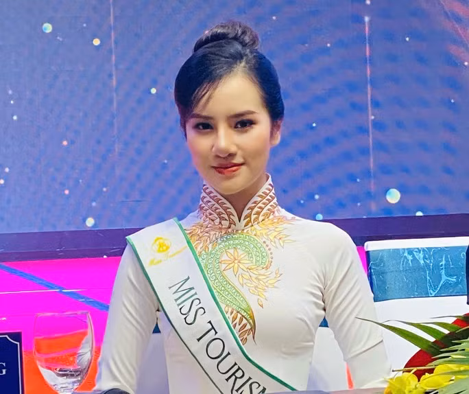 Á hậu Hương Ly đại diện Việt Nam thi Hoa hậu Du lịch thế giới 2022