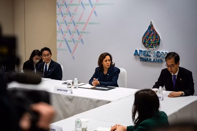 Phó Tổng thống Mỹ Kamala Harris triệu tập cuộc họp khẩn cấp bên lề hội nghị APEC. Ảnh: Reuters