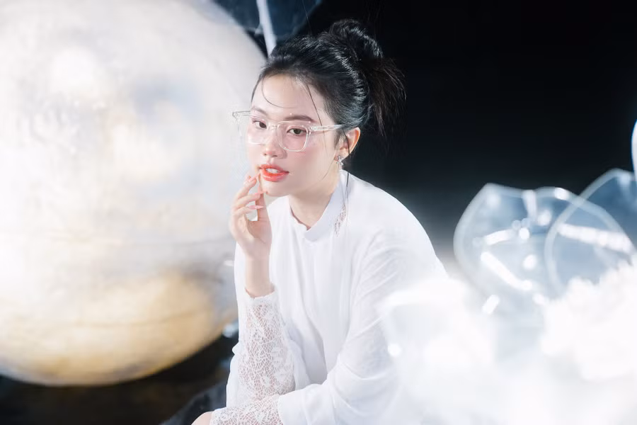 Do sơ suất, Phương Mỹ Chi và ê-kíp gặp vấn đề bản quyền của ca khúc Hẹn em kiếp sau. Ảnh: NVCC