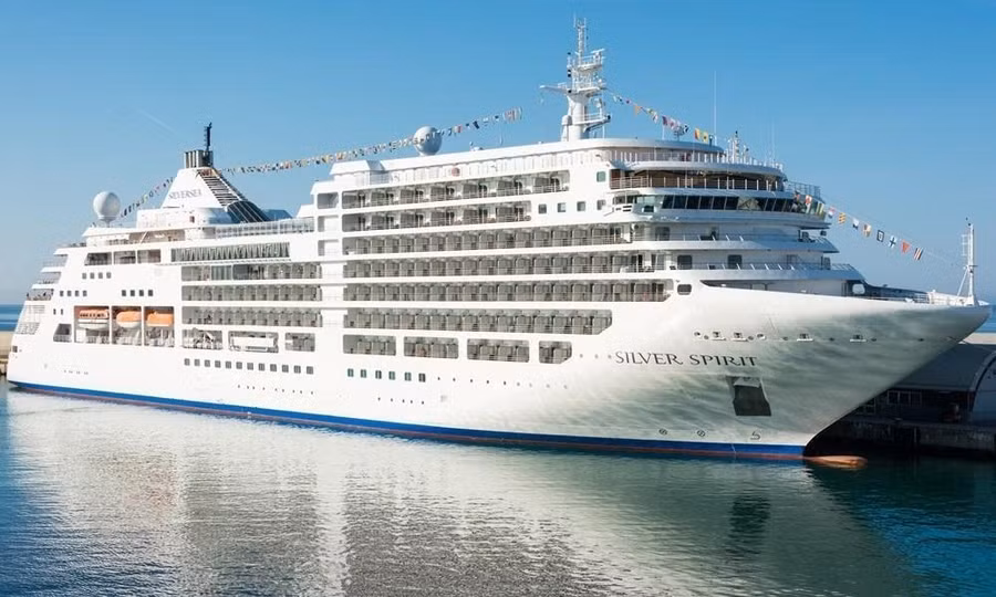 Du thuyền Silver Spirit sẽ đưa nhiều du khách đến Việt Nam. Ảnh: Siversea