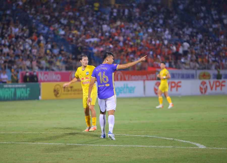 Thành Chung sẽ không có mặt trận gặp HAGL.
