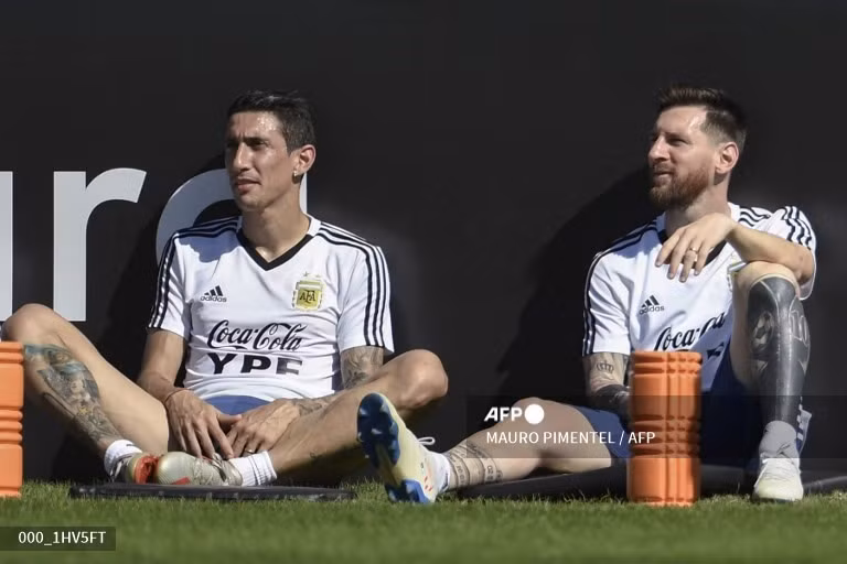  Di Maria và Messi luôn duy trì mối quan hệ thân thiết. Ảnh: AFP