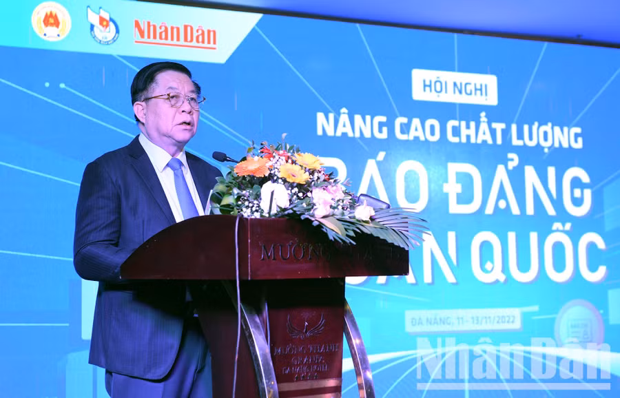 Đồng chí Nguyễn Trọng Nghĩa phát biểu định hướng tại phiên khai mạc