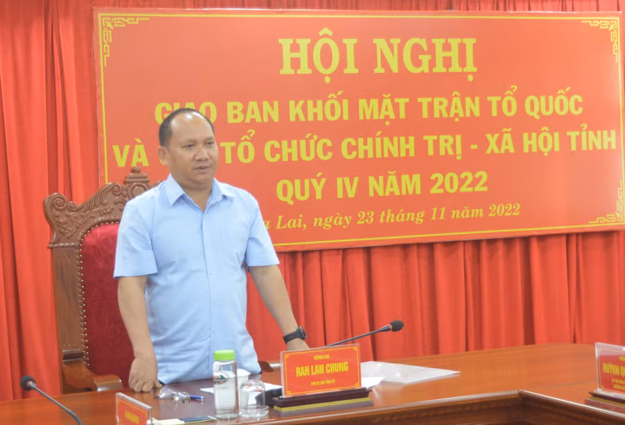 Phó Bí thư Tỉnh ủy Rah Lan Chung phát biểu chỉ đạo tại hội nghị