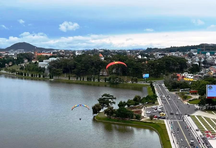Tỉnh Lâm Đồng siết chặt quản lý các hoạt động bay dù lượn. Ảnh: CTV