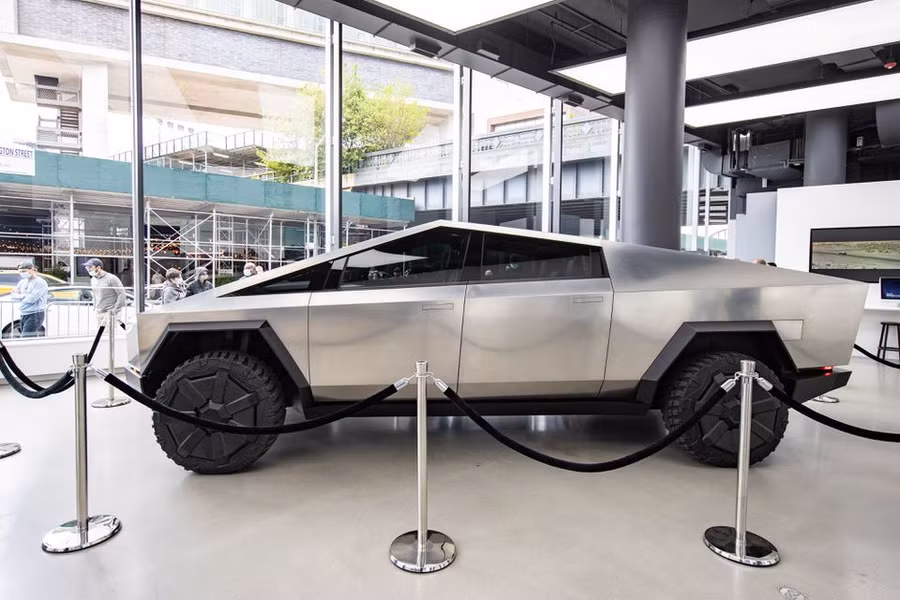 Mẫu xe điện Cybertruck ra mắt năm 2019. Ảnh: Reuters