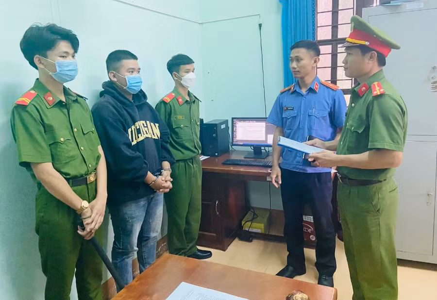 Đối tượng Trần Thanh Quân tại cơ quan chức năng.Ảnh: Công an cung cấp
