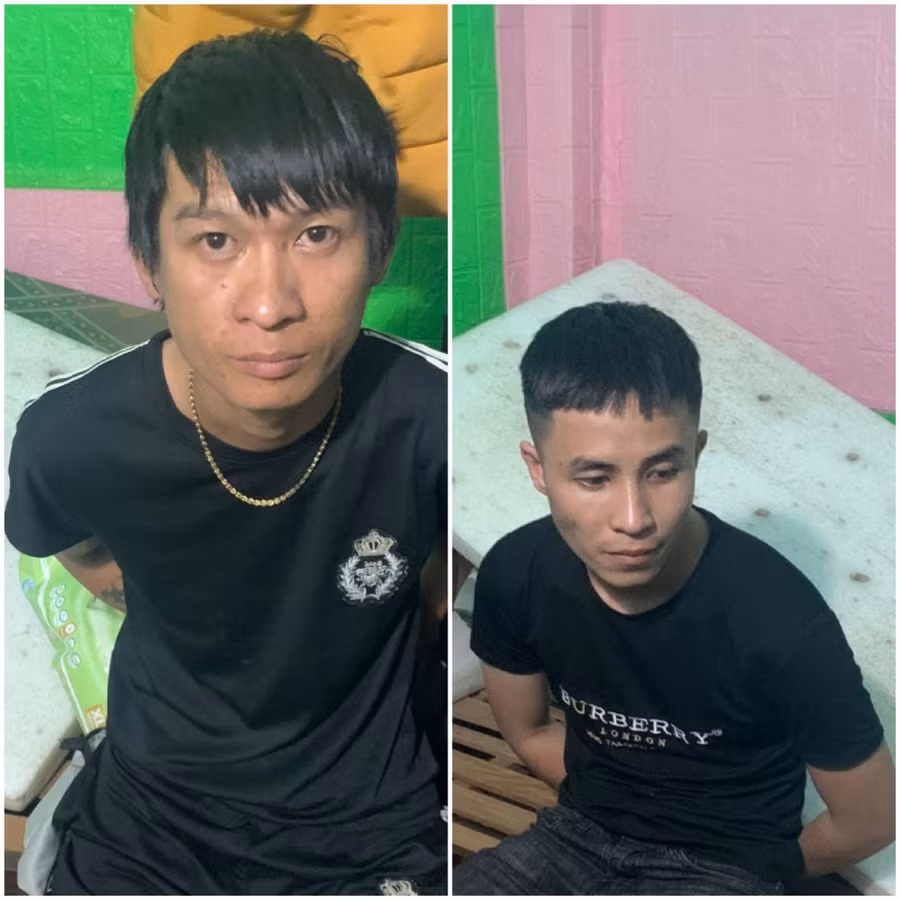 Đối tượng Toàn (bìa trái) và Tuấn Anh bị bắt quả tang đang bán trái phép chất ma túy. Ảnh: Lê Anh