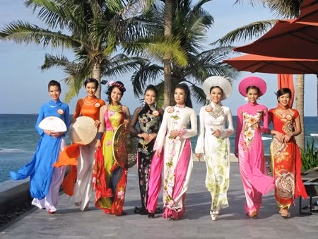 Thí sinh không qua phẫu thuật thẩm mỹ mới được tham dự các cuộc thi người đẹp.