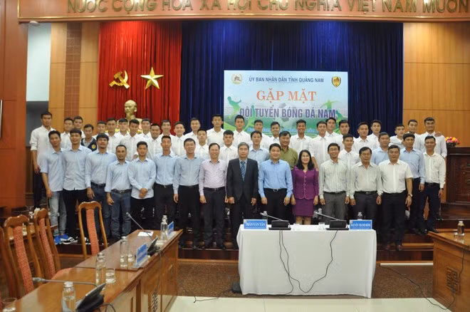 Đội bóng Quảng Nam luôn được lãnh đạo tỉnh Quảng Nam quan tâm ĐỊNH TUẤN