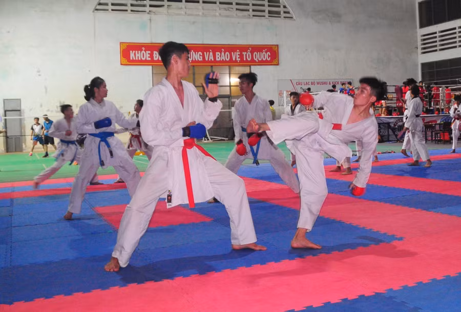 1. VĐV đội tuyển Karate tỉnh Gia Lai tập luyện tại Trung tâm Huấn luyện và Thi đấu thể thao tỉnhJPG