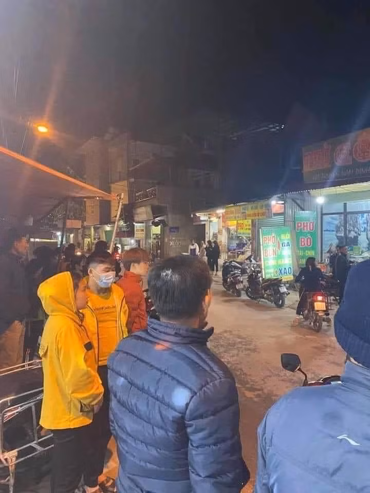 Người dân tá hoả phát hiện cô gái 19 tuổi tử vong trong phòng trọ.