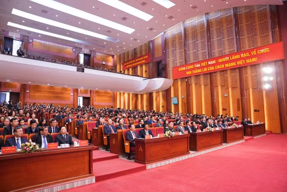 Hội nghị với khoảng 800 đại biểu. Ảnh: ĐỖ TRUNG