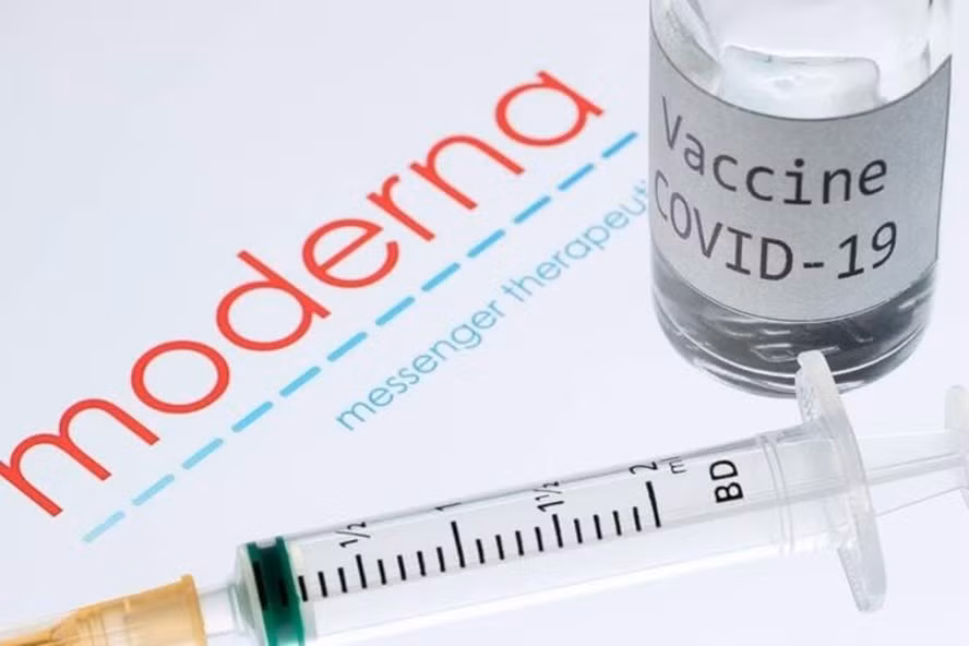 Hãng Moderna đã nộp đơn lên FDA xin cấp phép vaccine COVID-19. Ảnh: AFP