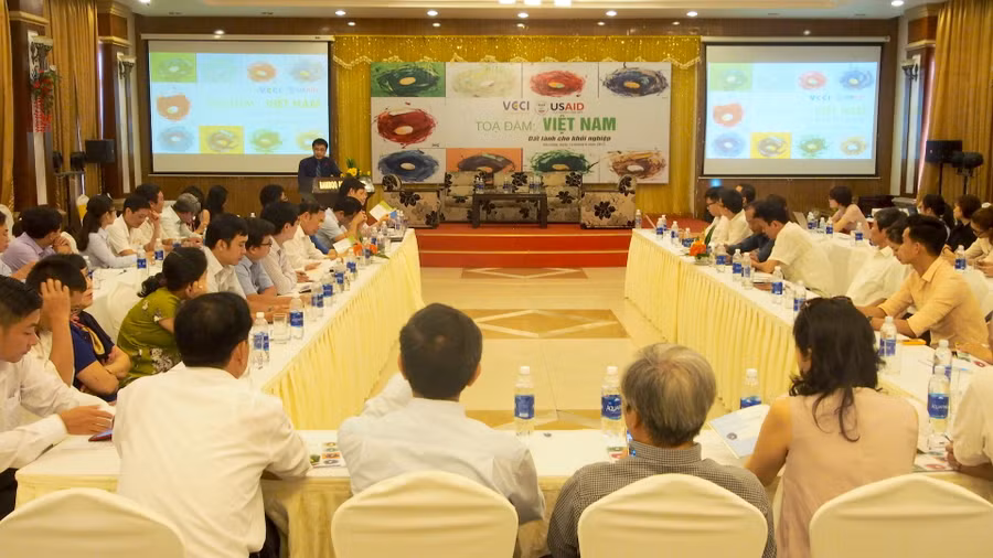 Toàn cảnh Tọa đàm. Toàn cảnh Tọa đàm.